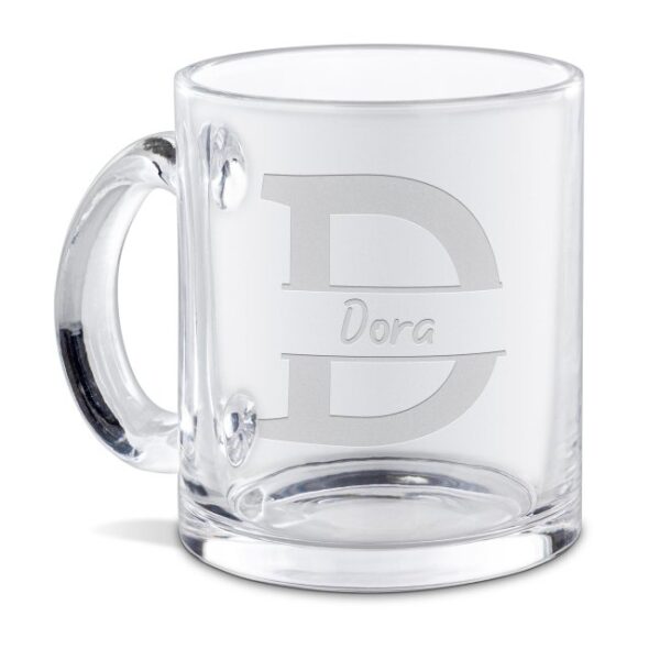 Unsere hochwertig gravierte Tasse aus Glas mit Initiale D und Name ist ein edles