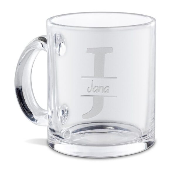 Unsere hochwertig gravierte Tasse aus Glas mit Initiale J und Name ist ein edles