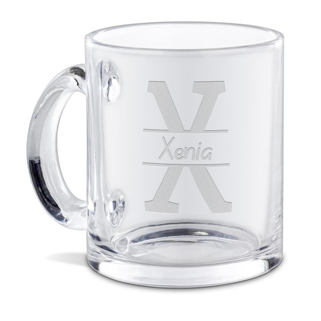 Unsere hochwertig gravierte Tasse aus Glas mit Initiale X und Name ist ein edles