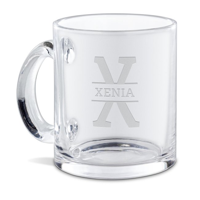 Unsere hochwertig gravierte Tasse aus Glas mit Initiale X und Name ist ein edles