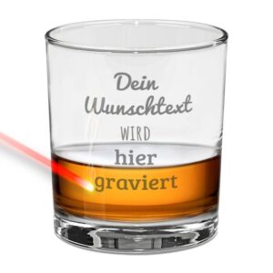 Gestalte hier ein personalisierbares Whiskyglas mit Gravur. Ein besonderes Whisky Geschenk für Freunde