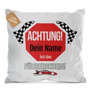 Dieses flauschige Kissen mit Spruch ist eine lustige und originelle Geschenkidee zur bestandenen Führerscheinprüfung