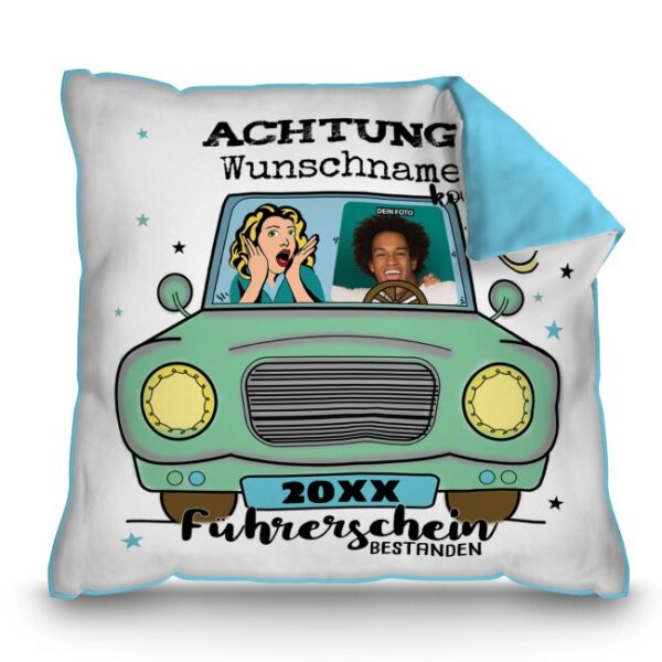 Eine originelle und schöne Geschenkidee zur bestandenen Führerscheinprüfung ist dieses hochwertige Kissen mit hellblauer Rückseite. Mit Foto