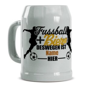 Ein persönliches Geschenk für Fußballfans ist dieser individuelle Bierkrug aus Keramik mit Wunschname. Verschenke diesen hochwertigen