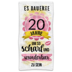 Du brauchst unbedingt eine individuelle Geschenkidee zum 20. Geburtstag? Unser bedrucktes Geburtstags-Handtuch mit lustigem Spruch ist da genau das...