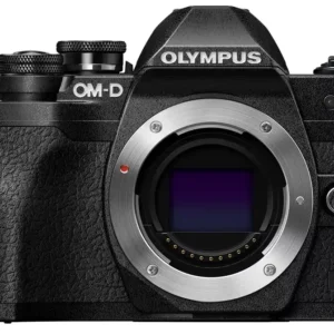 Jeder Augenblick eine Erinnerung in perfekter Qualität Die neue Olympus OM-D E-M10 Mark IV ist die Kamera für mobile Kreative. Das kompakte und leichte Gehäuse mit dem