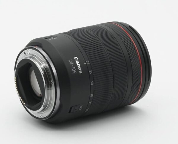 Dieses Canon RF 24-105mm 4.0 Objektiv kommt aus unserem Showroom. Es bestehen lediglich minimale Nutzspuren. Sie erhalten das Objektiv mit Front- und Rückdeckel. Da es einem