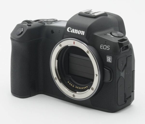 Dieses gepflegte Canon EOS R Gehäuse wurde komplett überprüft und befindet sich technisch im einwandfreien Zustand. Das Gehäuse befindet sich auch optisch im sehr gepflegten