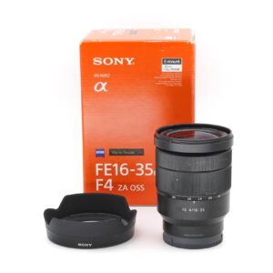 Dieses Sony FE 16-35mm 4.0 Vario-Tessar T* ZA OSS Objektiv wurde komplett überprüft und befindet sich technisch im einwandfreien Zustand. Das Objektiv weist äußerlich übliche