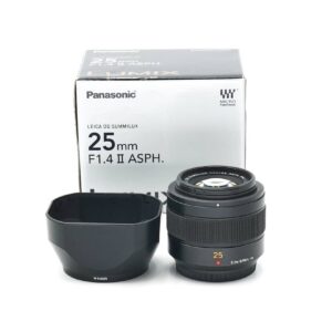 Dieses Panasonic Leica DG Summilux 25mm 1.4 ASPH. II Objektiv stammt aus einer Kundenretoure. Das Objektiv befindet sich im Topzustand mit nur minimalsten