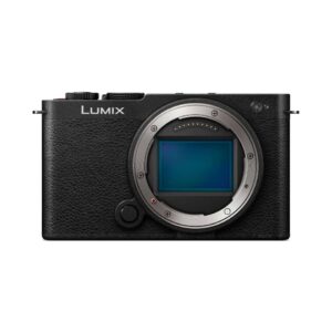 Die LUMIX S9 ist die kleinste und leichteste Vollformat Systemkamera der LUMIX S-Serie. Sie ist in fünf verschiedenen Farben erhältlich – Smokey White