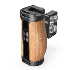 SmallRig Holz Mini Seiten Handle (1/4 ”-20 Schraube) ist für spiegellose Systemkameras und andere kleine Kameras konzipiert. Zwei 1/4 ”-20 Schrauben sind an der Seite des